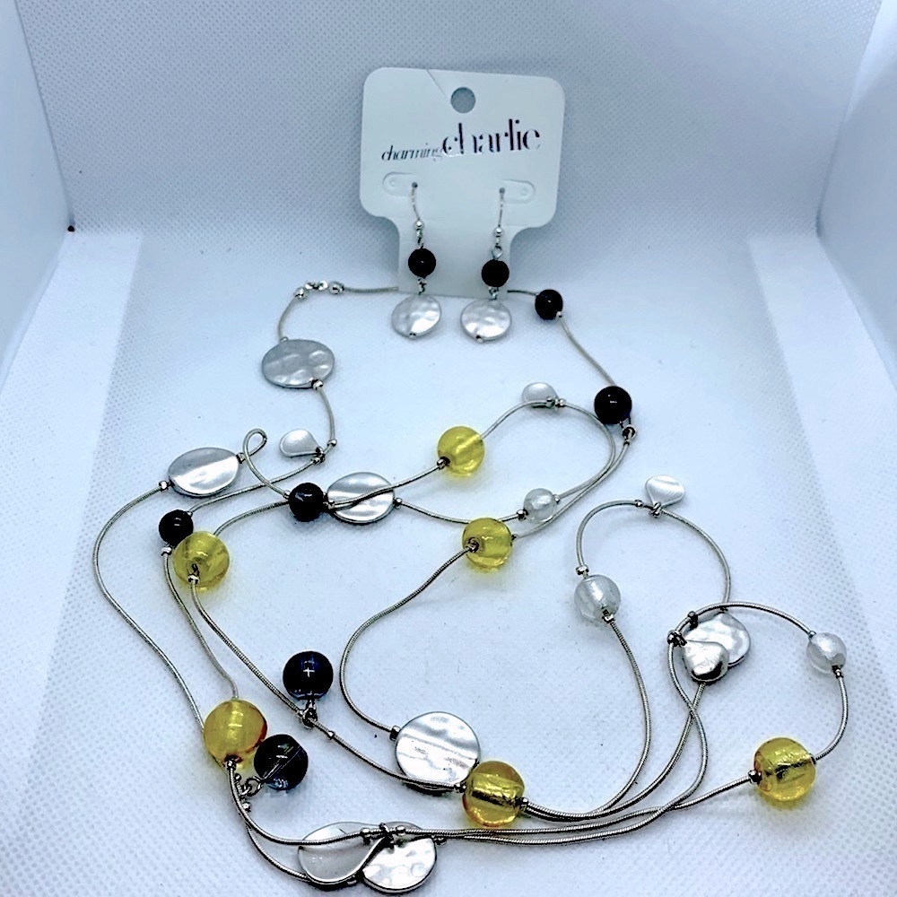 CHARMING CHARLIE NECKLACE & EARRING SET